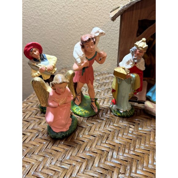 Vintage Hand-Painted Nativity Scene Set Of 12 Figurines And A Manger - Picture 5 of 15